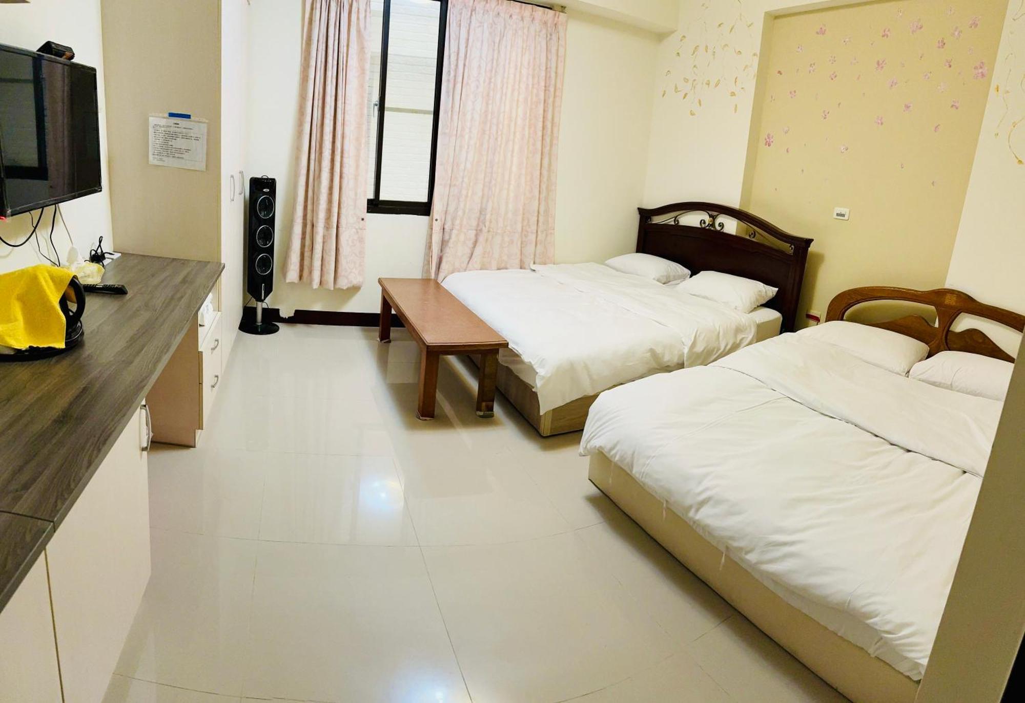 花園夜市易民宿 Tainan Eksteriør bilde