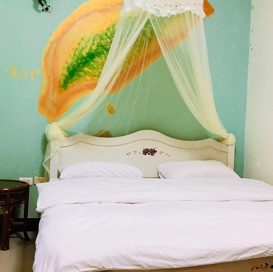 花園夜市易民宿 Tainan Eksteriør bilde